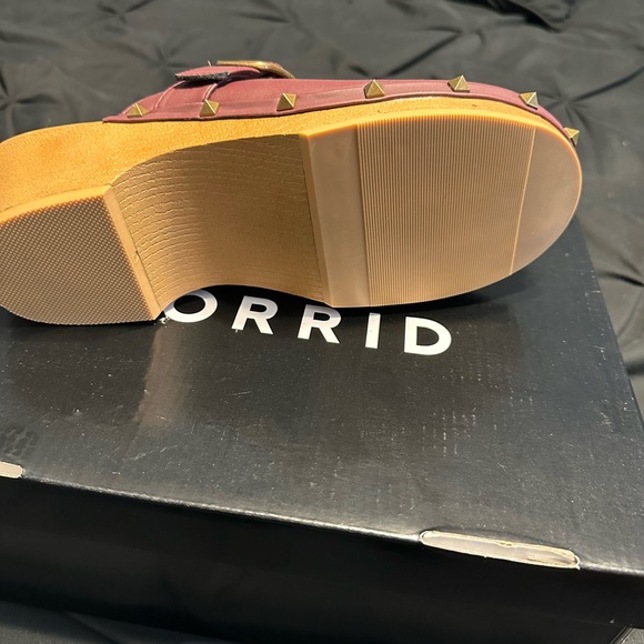 torrid Red and Brown Clogs - Picture 3 of 4